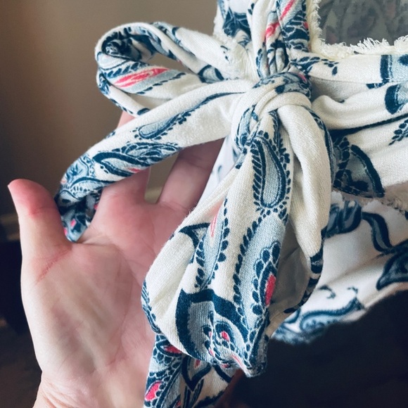 Free People Cha Cha tie front off shoulder stretch top MED white blue paisley - Picture 8 of 12